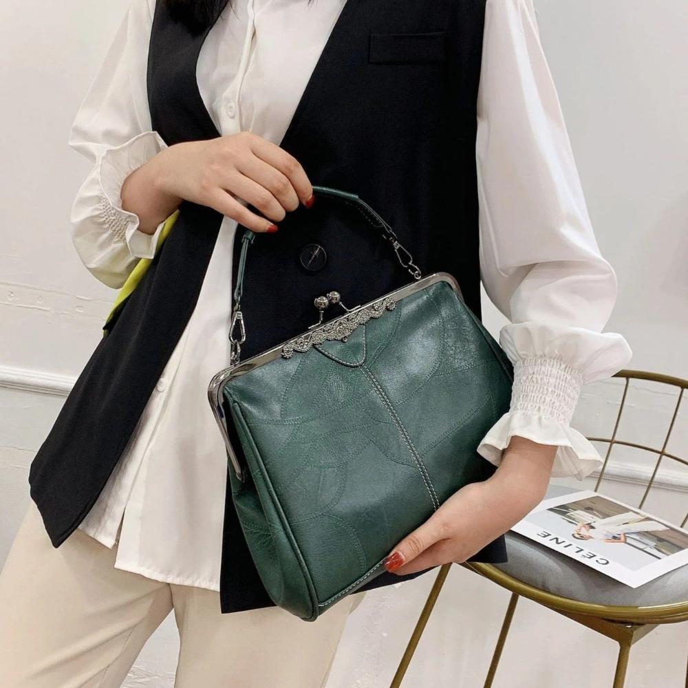 Bolso vintage con cierre de beso