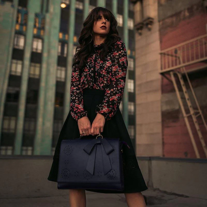 Elegante bolso satchel con pajarita de Grace